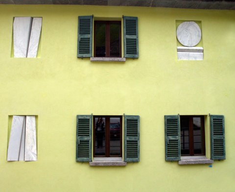 16_Casa_Parrocchiale_Fassade_2011