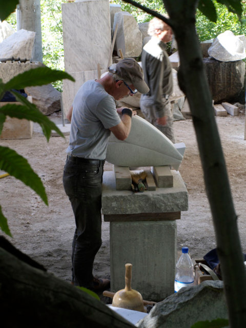 25_Steinbildhauen_Scuola_di_scultura_August_web