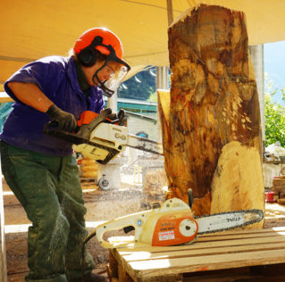 Holzbildhauen mit der Motorsäge